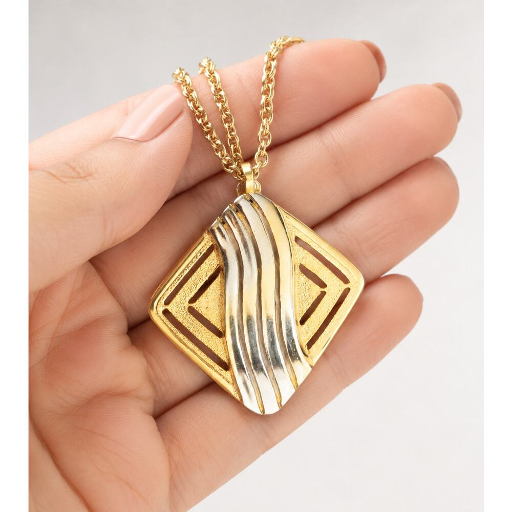Vintage Gold Tone‎ Wavy Pendant Necklace 22" Geometric Layering Jewelry gn01-25